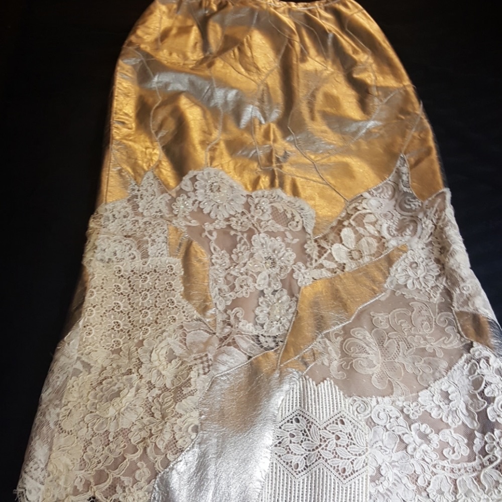 Long skirt the length is 36”